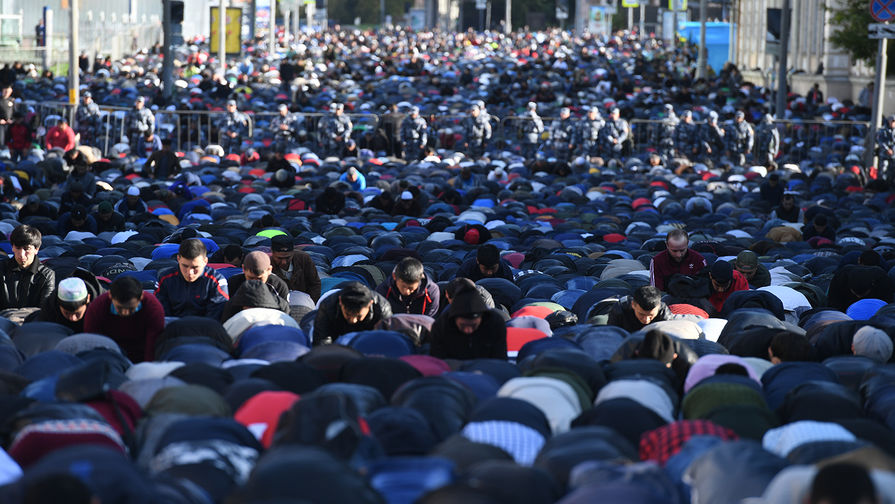 Эксперт назвал политическим заявление о 4 млн мусульман в Москве