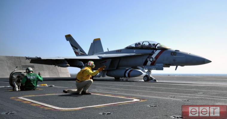 истребитель F/A-18F палубный истребитель-бомбардировщик Американские пилоты США F/A-18