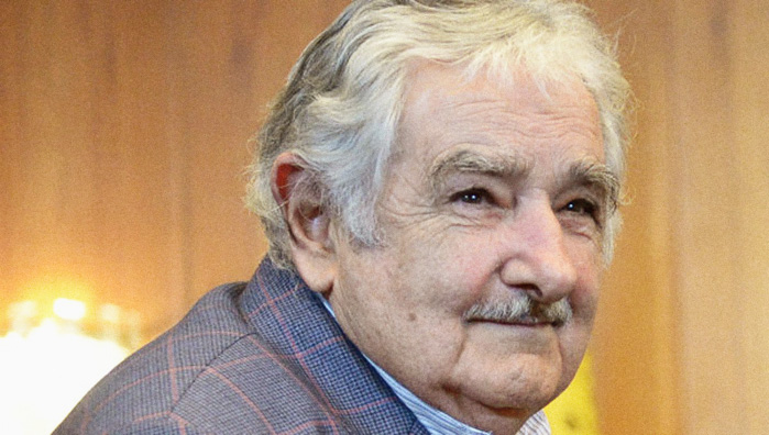 «Когда мы что-то покупаем, мы ведь платим не деньгами…» «Когда мы что-то покупаем, мы ведь платим не деньгами…»