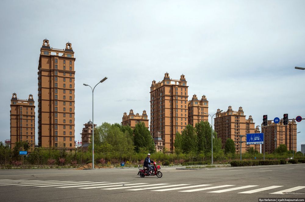 11 фото заброшенного китайского города Ордос, в котором никогда не жили