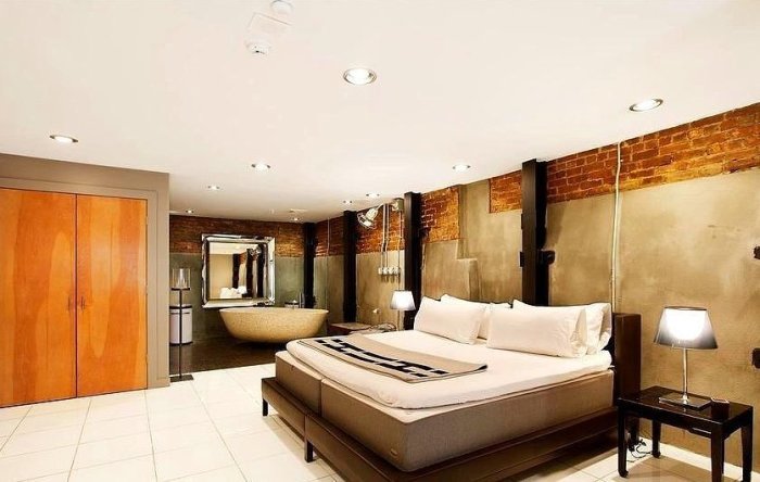 Спальня в стиле лофт, принадлежащая Кейт Мосс (Kate Moss) - одной из самых высокооплачиваемых моделей 1990-х и 2000-х годов.