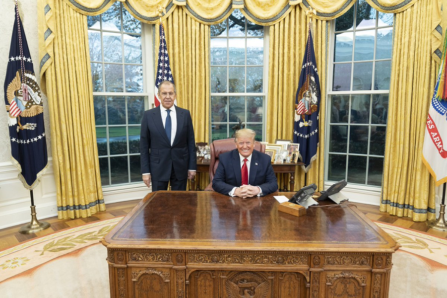 Трамп принимает Лаврова, 10.12.19.png Догадываетесь, что сказал Лавров после переговоров с Помпео и Трампом? По потокам, по газу?