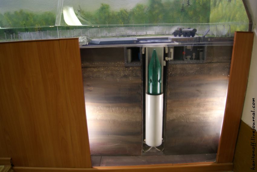 поезд, оружие, экскурсия