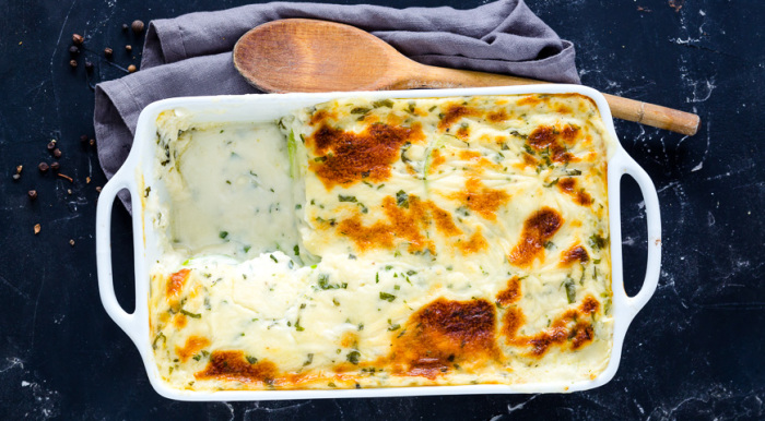 Кабачковая запеканка с брынзой и зеленью. \ Фото: gastronom.ru. 7 простых, но вкусных блюд из кабачков, которые станут прекрасной альтернативой картошке