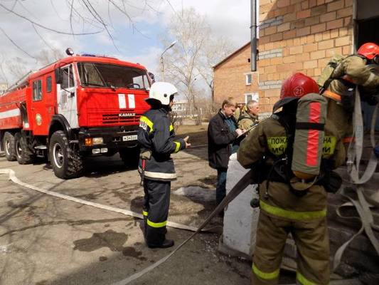 Пожарные провели учения в районной больнице