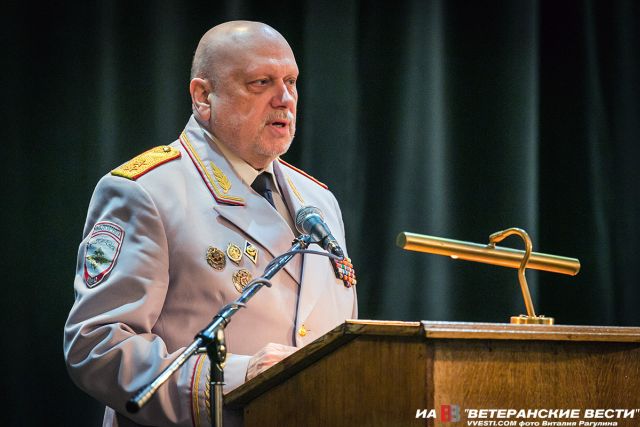 Смотреть Мама наряжает инвалидную коляску видео Смотреть Мама наряжает инвалидную коляску видео