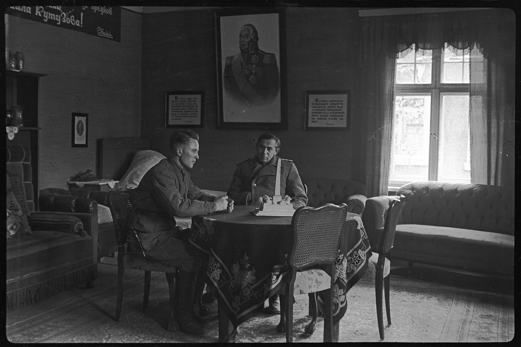 Военный фотограф Валерий Фаминский: 1943-45 гг Военный фотограф Валерий Фаминский: 1943-45 гг