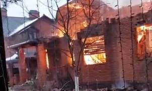 Видео: в Подмосковье сгорел дом юмориста Николая Бандурина