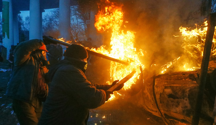 Консультант немецкого правительства: за беспорядками в Киеве стоят Германия и НАТО.