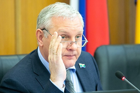 Депутат рассказал, как его «батя на бабах пахал»