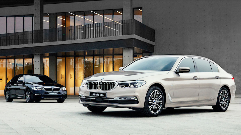 Компания BMW удлинила «пятерку» на 13 сантиметров