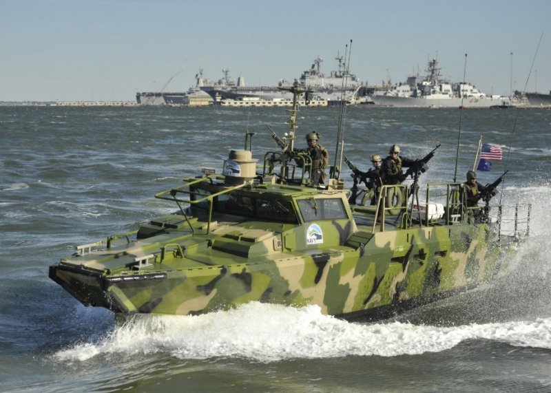 лодка military green лодка military green