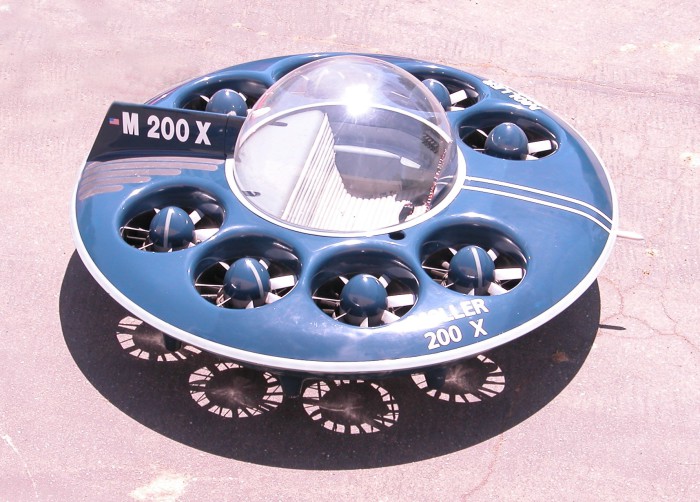Moller 200 X - один из первых летающих авто. Moller 200 X - один из первых летающих авто.