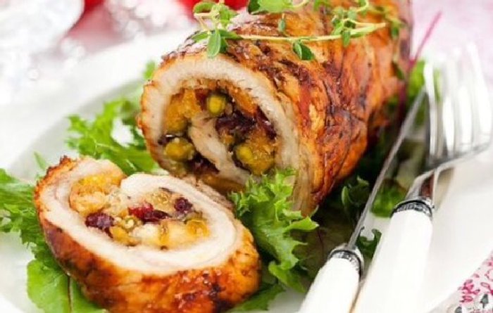 Рулет из индейки с курагой. Фото: google.ru. Рулет из индейки с курагой. Фото: google.ru.