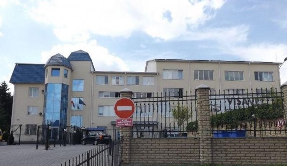 Луцк: жители города пикетировали польское консульство, переставшее выдавать украинцам визы Луцк: жители города пикетировали польское консульство, переставшее выдавать украинцам визы