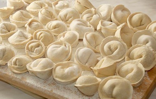 Для самых начинающих хозяек. Тесто для пельменей Для самых начинающих хозяек. Тесто для пельменей