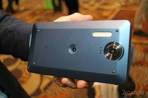 GraalPhone объединяет в себе четыре гаджета одновременно GraalPhone объединяет в себе четыре гаджета одновременно