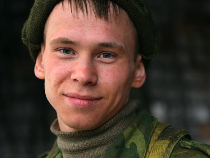 Из детдома на большой экран: 5 российских артистов, которые росли без родителей Из детдома на большой экран: 5 российских артистов, которые росли без родителей