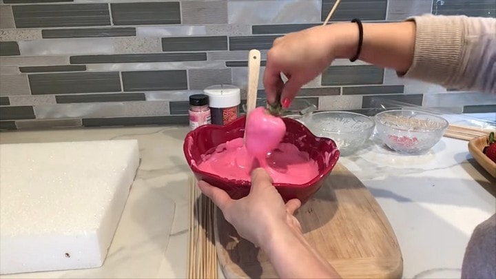 Клубника в шоколаде: этот букет покорит любое сердце!