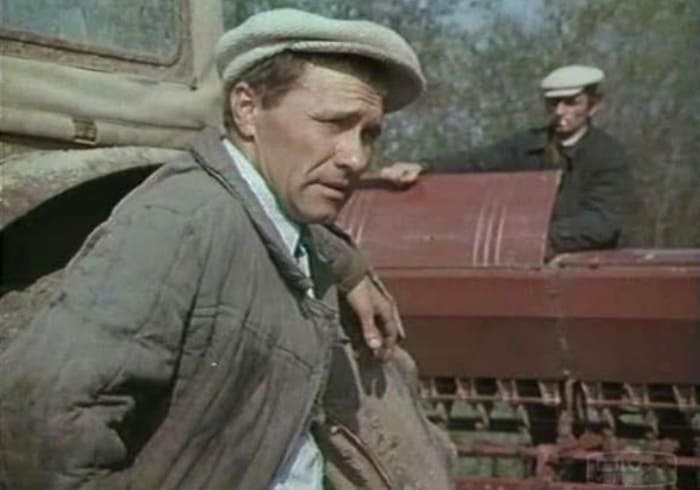 Василий Шукшин в фильме *Калина красная*, 1973 | Фото: kino-teatr.ru Василий Шукшин в фильме *Калина красная*, 1973 | Фото: kino-teatr.ru