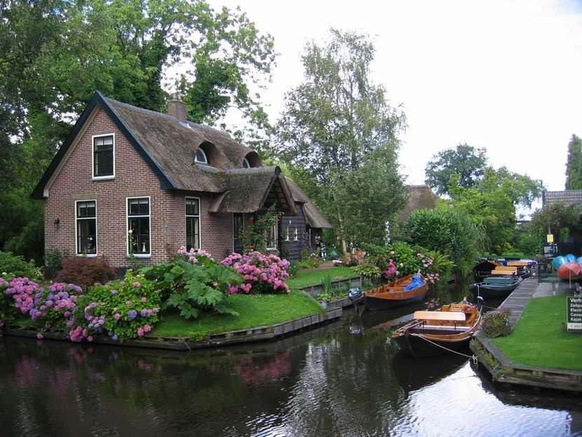 Giethoorn01 Гитхорн: деревня, где нет дорог