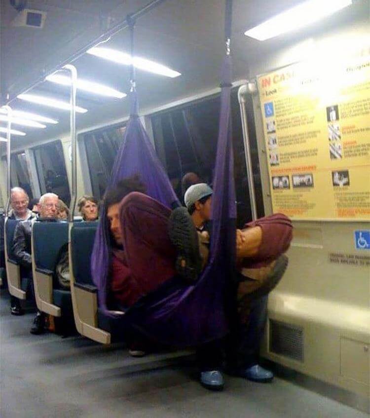 Метро — это самое странное место на земле, вот 20 фото в подтверждение! Метро — это самое странное место на земле, вот 20 фото в подтверждение!
