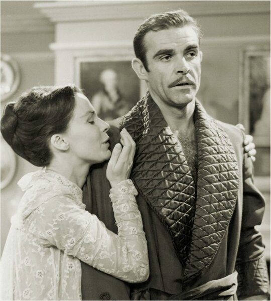 Кэри Блум и Шон Коннери в фильме «Анна Каренина» (1961)