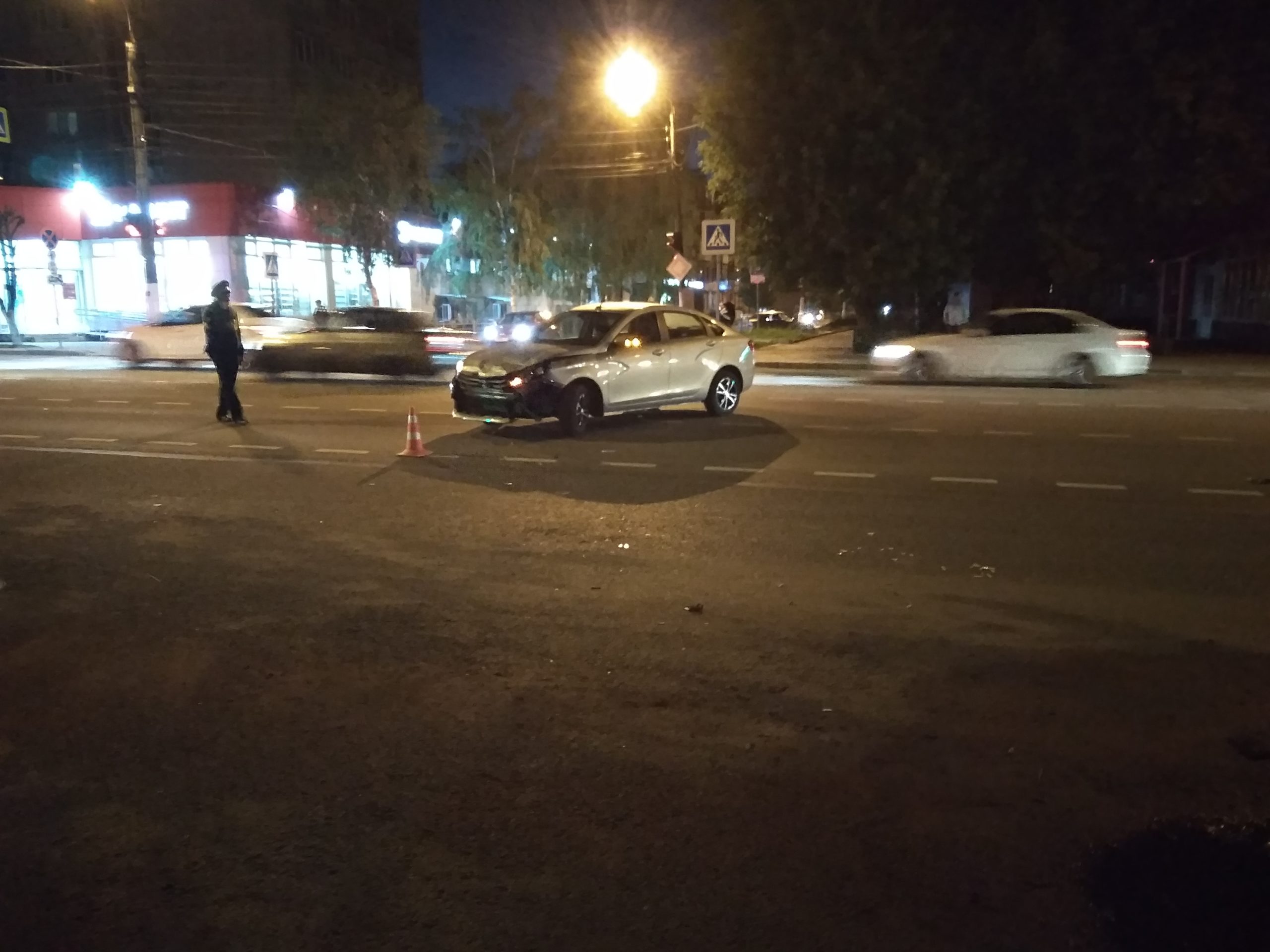 На перекрёстке в Твери «Лада» сбила мотоциклиста