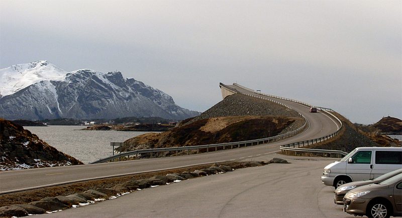 Сторсезандетский мост (Storseisundet bridge) в Норвегии