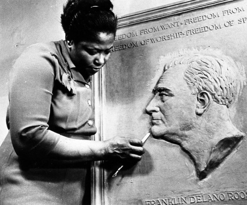 Selma Burke won a competition to create a relief sculpture of Franklin Delano Roosevelt in 1943.