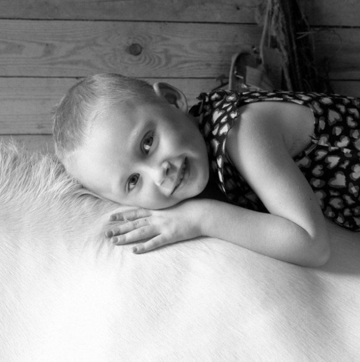 Отец поделился душераздирающими фотографиями своей 4-летней дочери, чтобы показать истинное лицо рака Отец поделился душераздирающими фотографиями своей 4-летней дочери, чтобы показать истинное лицо рака