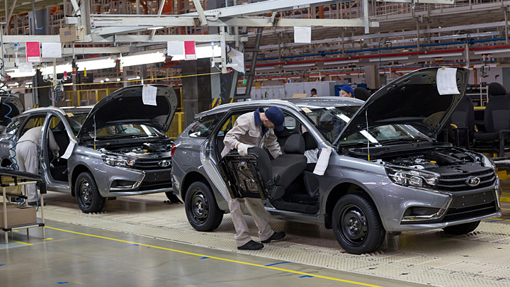 Вопрос "Авто ВАЗа" должен решаться в рамках единой стратегии развития страны, а не исходя из сиюминутных прибылей. Фото: Tikhomirov Sergey / Shutterstock.com