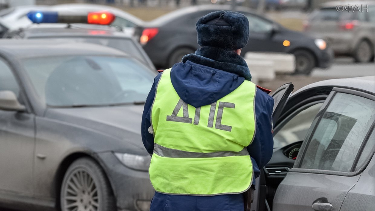 Пять автомобилей столкнулись на Невском проспекте в Петербурге