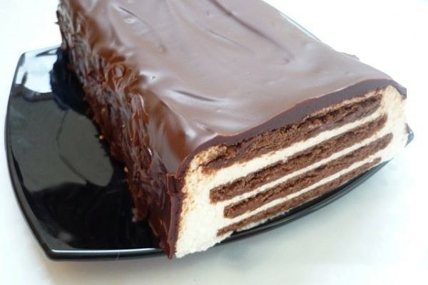 Для не любителей возиться с духовкой — тортик без выпечки «Полосатый»