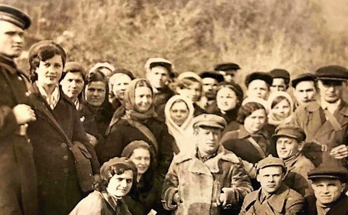 От героев былых времён Не осталось порой имён... От героев былых времён Не осталось порой имён...