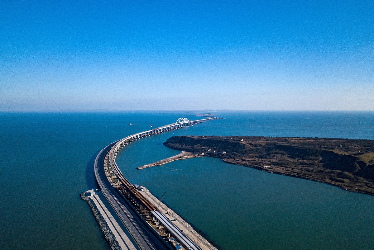Крымский мост остров Тузла