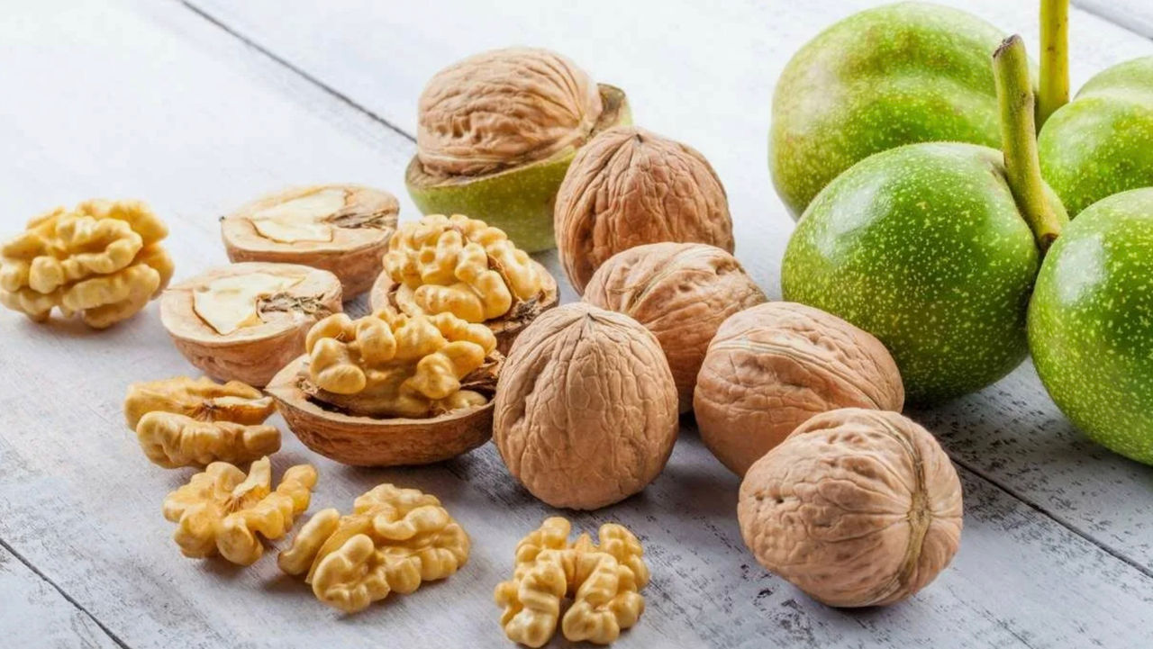 Грецкие орехи и другие продукты, которые нужно чаще есть после 60 лет