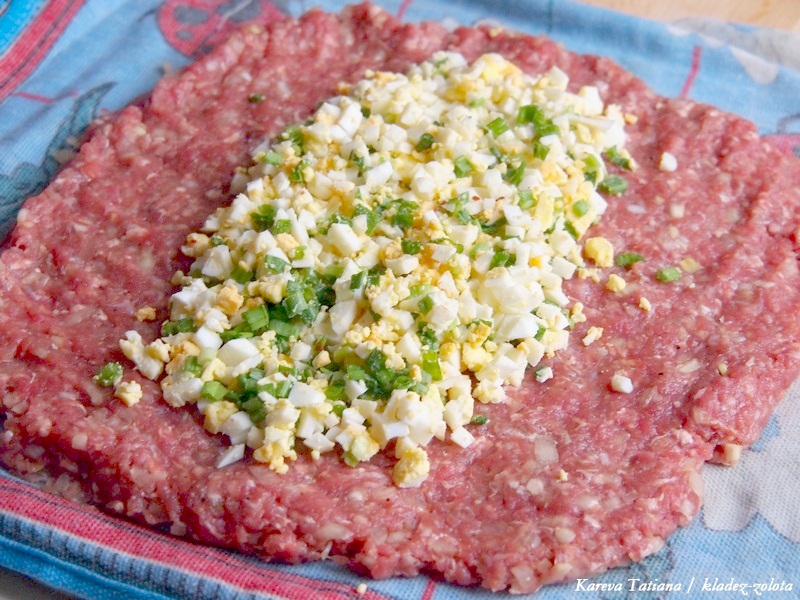 Рулет с яйцом и пряным картофелем Рулет с яйцом и пряным картофелем