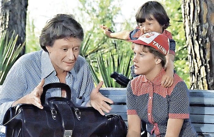 Кадр из фильма *Будьте моим мужем*, 1981 | Фото: kp.ru Кадр из фильма *Будьте моим мужем*, 1981 | Фото: kp.ru