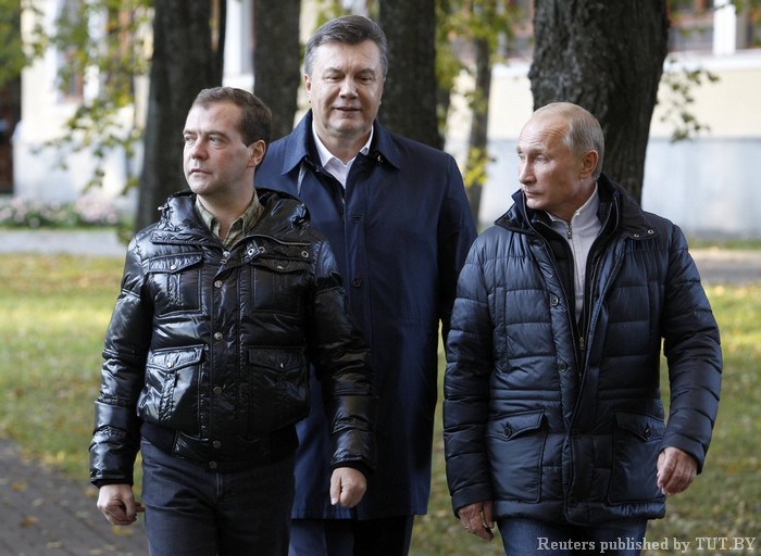 Москва накажет Киев рублем, если В.Янукович уступит оппозиции Москва накажет Киев рублем, если В.Янукович уступит оппозиции