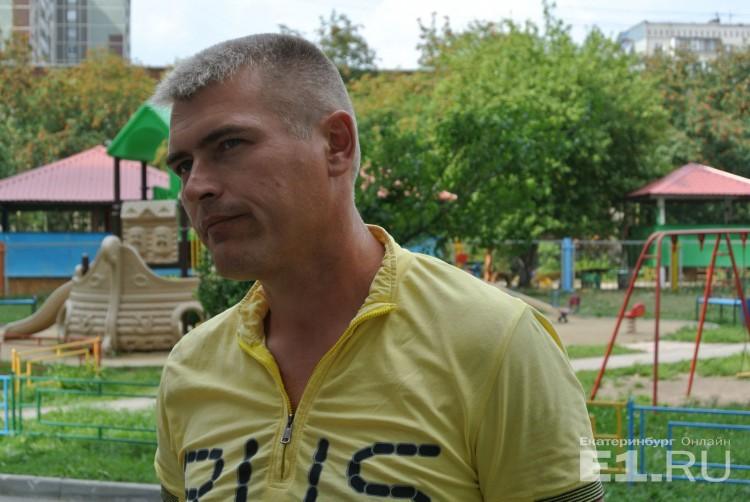 Он сломал все пальцы на руке, но поймал малышку, упавшую с 8 этажа. Герой! Он сломал все пальцы на руке, но поймал малышку, упавшую с 8 этажа. Герой!
