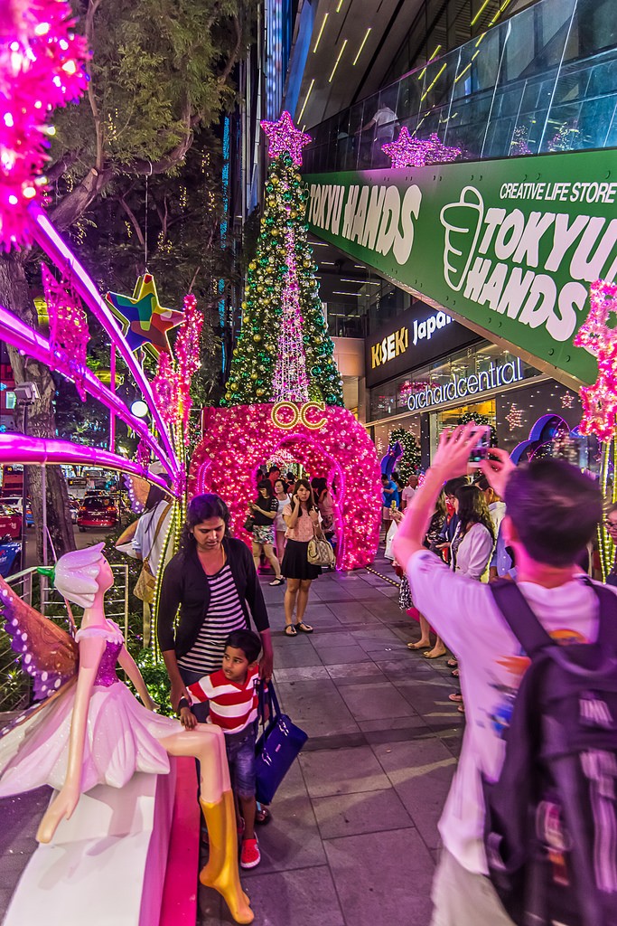 OchardRoad19 Ochard Road: Как выглядит самая известная улица Сингапура перед Рождеством и Новым годом