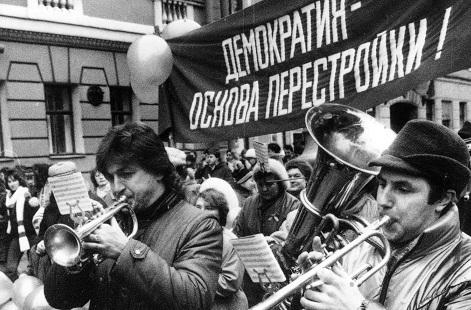 Это не жизнь, когда качели заменяются на карусель без конца