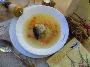 Фото к рецепту: Рыбный суп с кефалью на курином бульоне. Фото к рецепту: Рыбный суп с кефалью на курином бульоне.