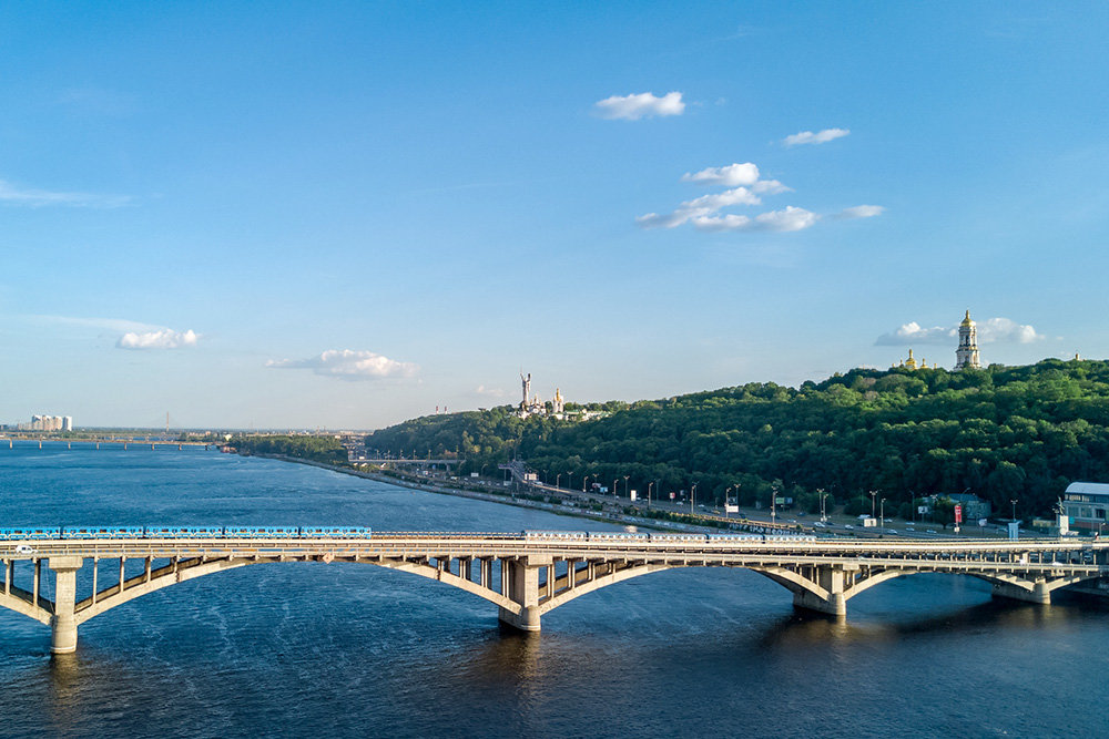 Установлена личность человека, угрожающего взорвать мост в Киеве