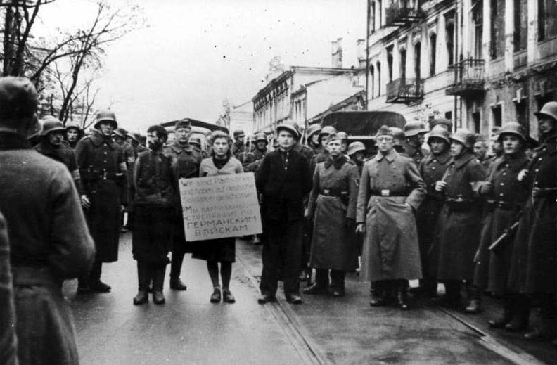 История одной фотографии - Мой отец - военный преступник История одной фотографии - Мой отец - военный преступник