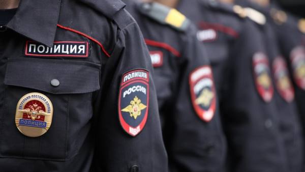 Алтайских полицейских поблагодарили за поиски сумочки, оставленной в туалете