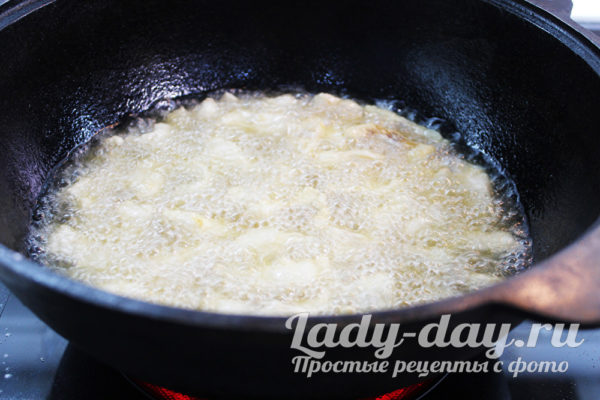 жарить рыбу