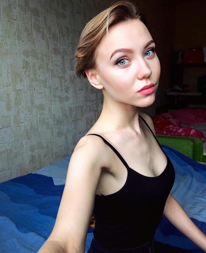 Маленькая грудь... Разве это красиво? Маленькая грудь... Разве это красиво?