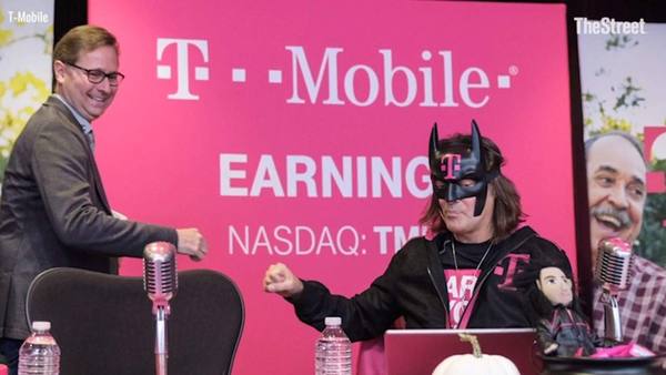Глава T-Mobile уйдет в отставку в апреле